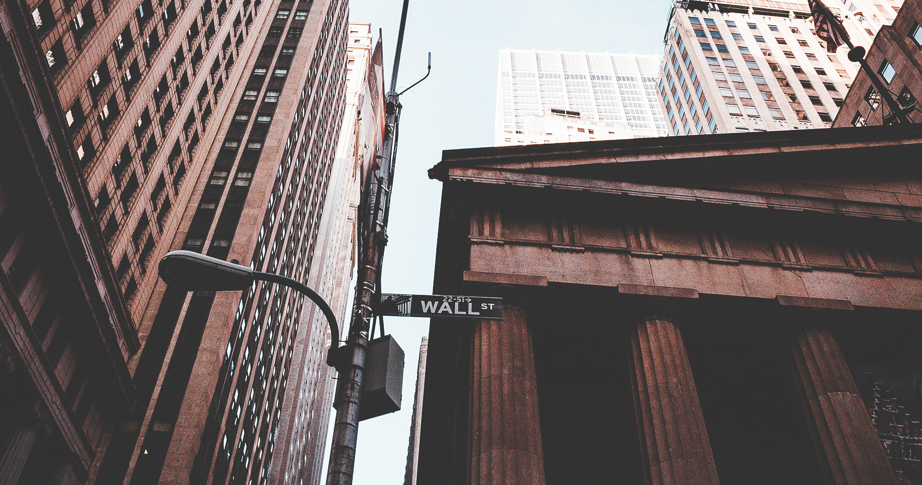 Ganthor AB - Wall Street-byggnader som representerar kapitalförvaltning